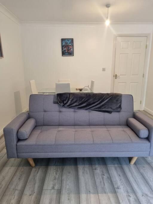 Maidstone Villa 3 Bedroom Free Sports Channels,Parking Sleeps 7 エクステリア 写真