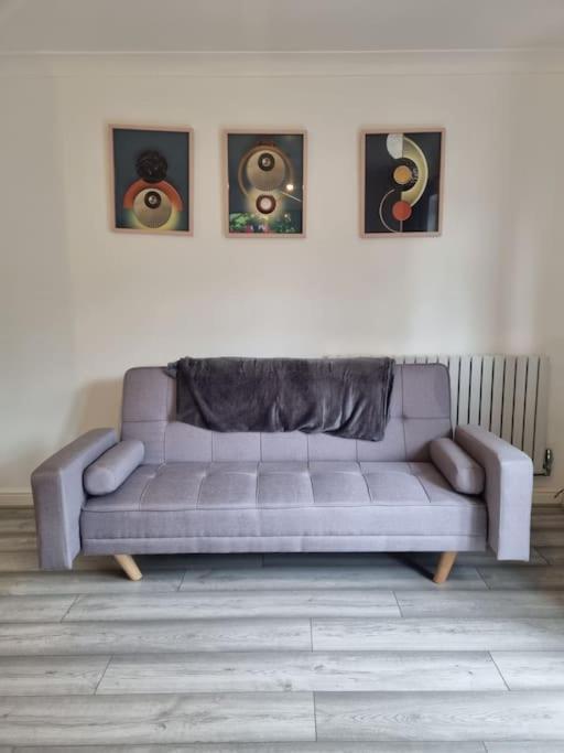 Maidstone Villa 3 Bedroom Free Sports Channels,Parking Sleeps 7 エクステリア 写真