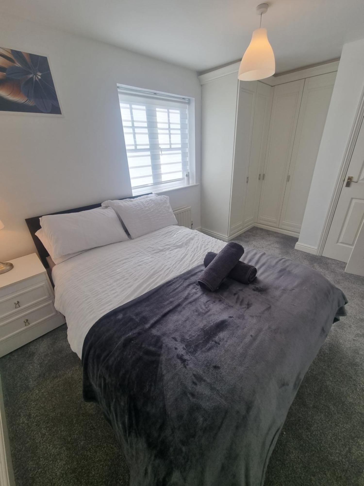 Maidstone Villa 3 Bedroom Free Sports Channels,Parking Sleeps 7 エクステリア 写真