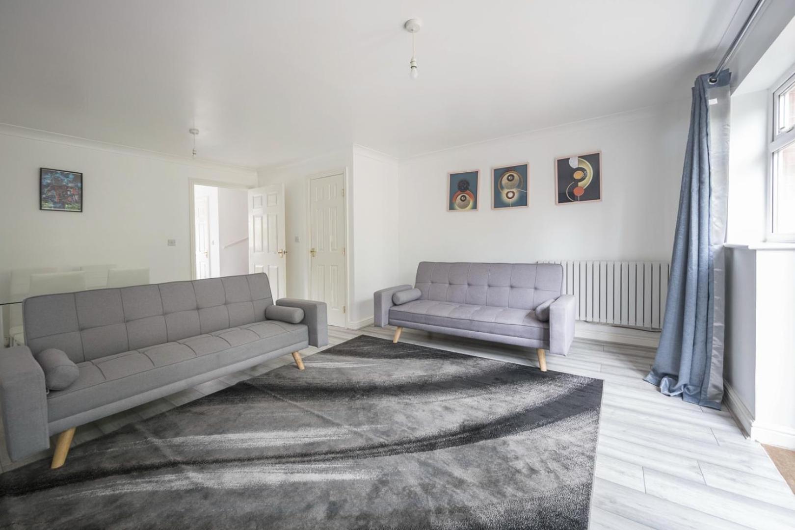Maidstone Villa 3 Bedroom Free Sports Channels,Parking Sleeps 7 エクステリア 写真