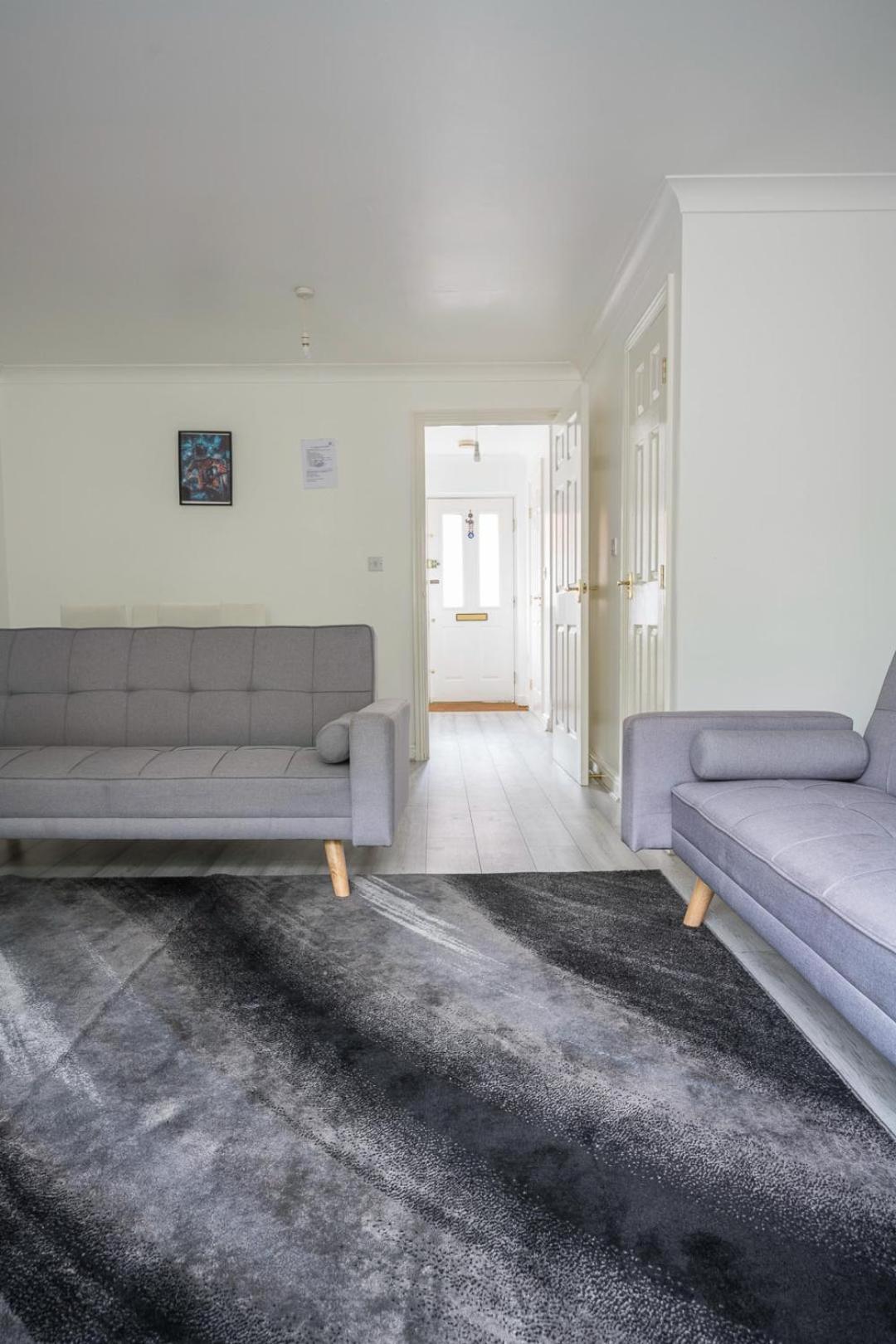 Maidstone Villa 3 Bedroom Free Sports Channels,Parking Sleeps 7 エクステリア 写真