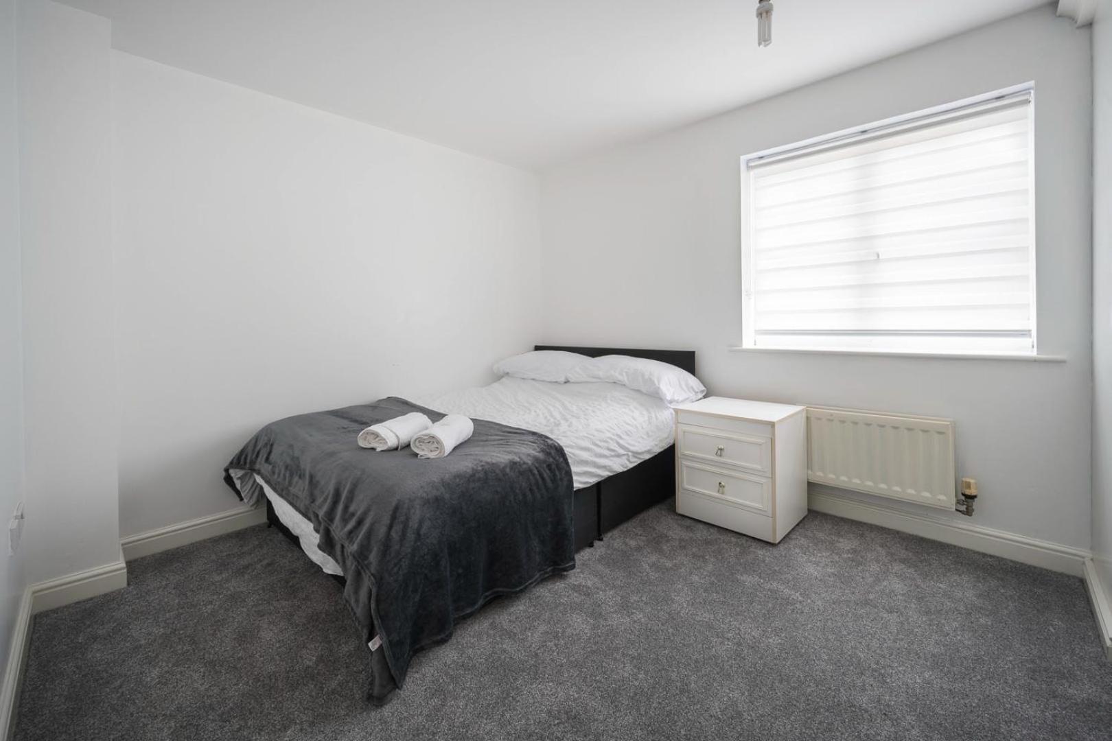 Maidstone Villa 3 Bedroom Free Sports Channels,Parking Sleeps 7 エクステリア 写真