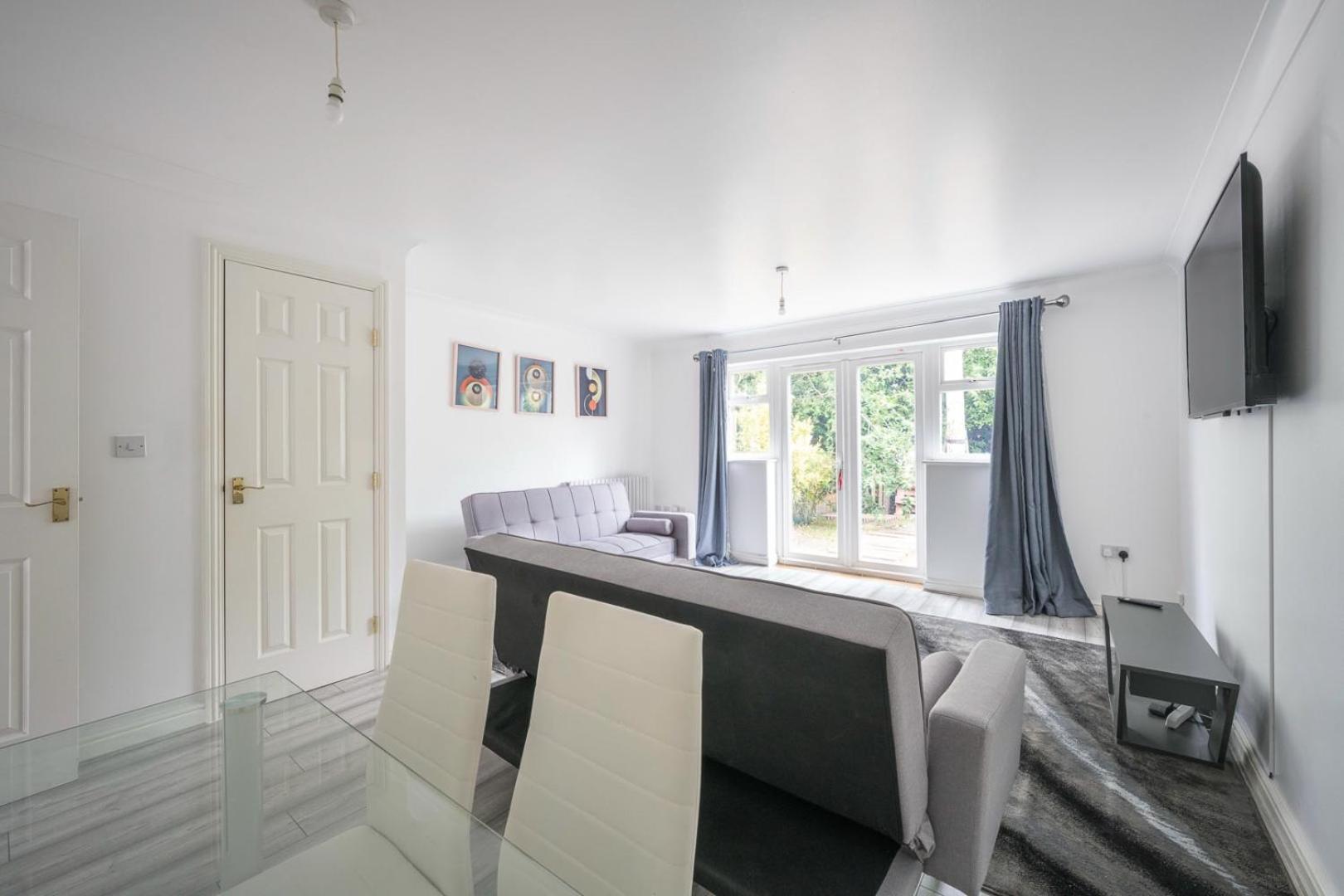 Maidstone Villa 3 Bedroom Free Sports Channels,Parking Sleeps 7 エクステリア 写真